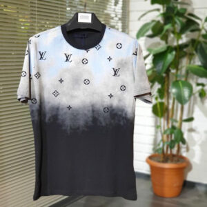 Limited Edition 2025 Louis Vuitton Unisex T-Shirt DN9090507