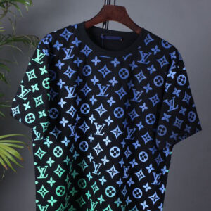 Limited Edition 2025 Louis Vuitton Unisex T-Shirt DN9090510