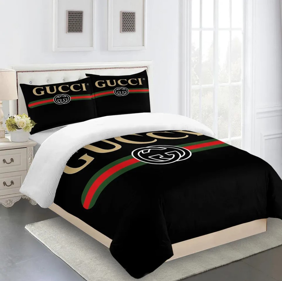 Gucci-Black-Premium-Fashion-Limited-Luxury-Brand-Bedding-Set-Home-Decor.jpg