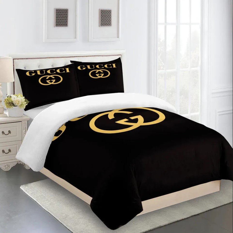 Gucci-Black-Premium-Luxury-Brand-Limited-Fashion-Bedding-Set-Home-Decor.jpg