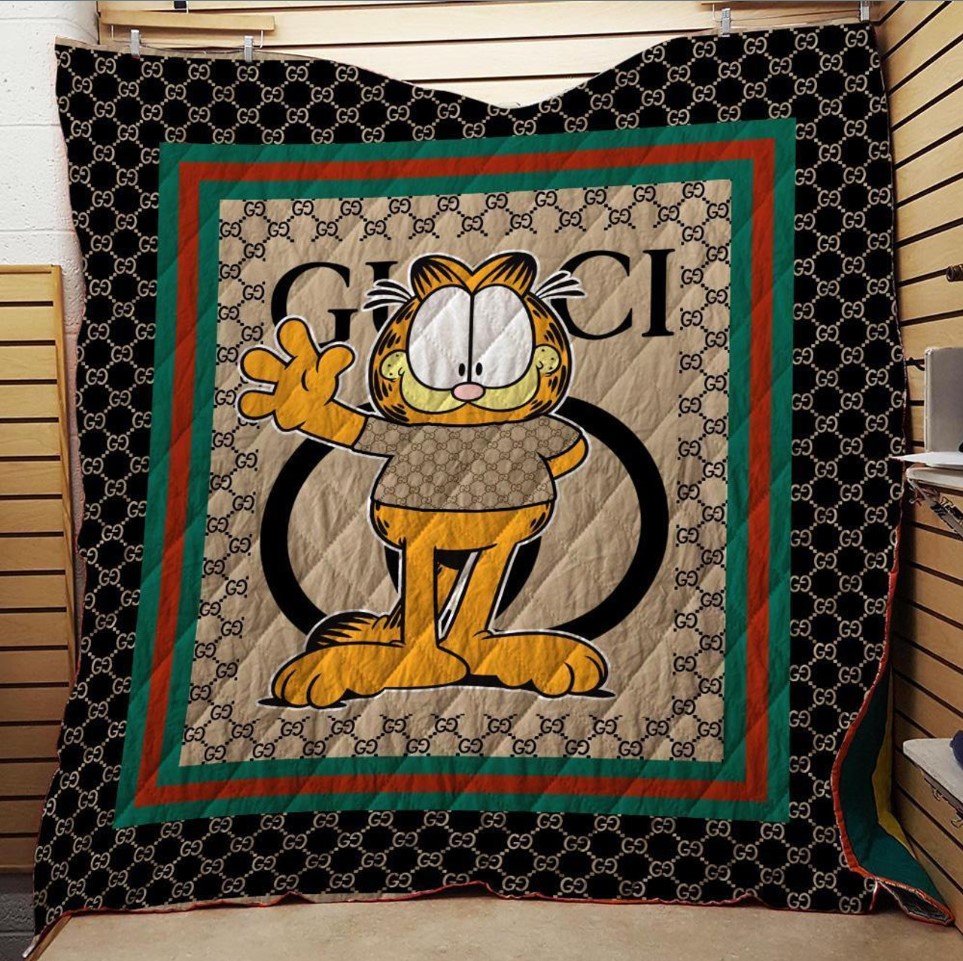 Gucci-Garfield-Logo-Luxury-Brand-Premium-Quilt-Blanket-Fleece-Home-Decor.jpg
