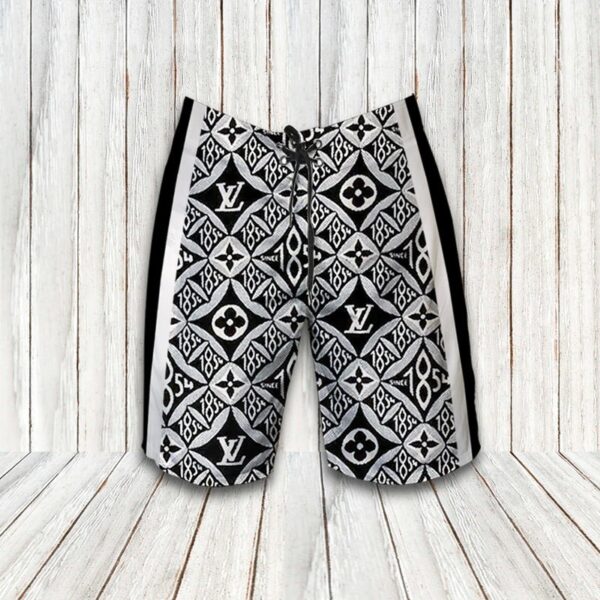HH02913-shorts-600x600-1.jpg