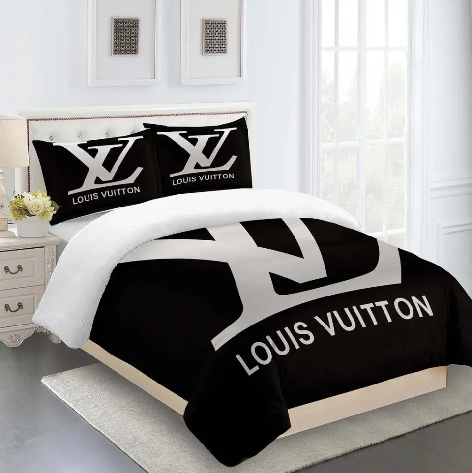 Louis-Vuitton-Fashion-Logo-Limited-Luxury-Brand-Bedding-Set-Home-Decor-23.jpg