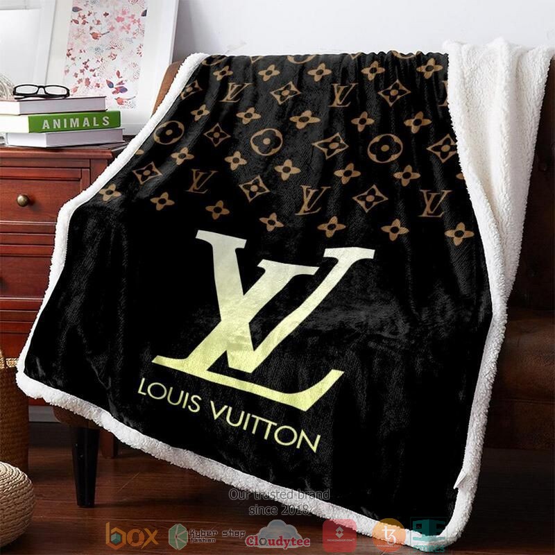 Louis-Vuitton-Gold-Logo-Black-Fleece-Blanket.jpeg