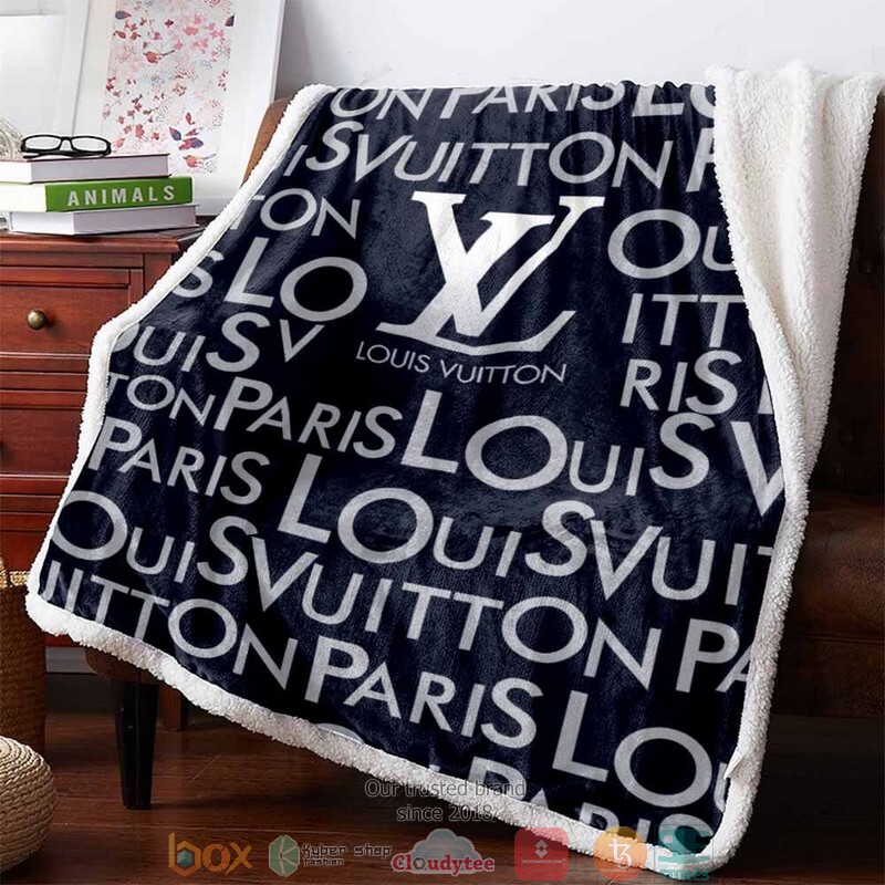Louis-Vuitton-Letters-Pattern-Navy-Fleece-Blanket.jpeg