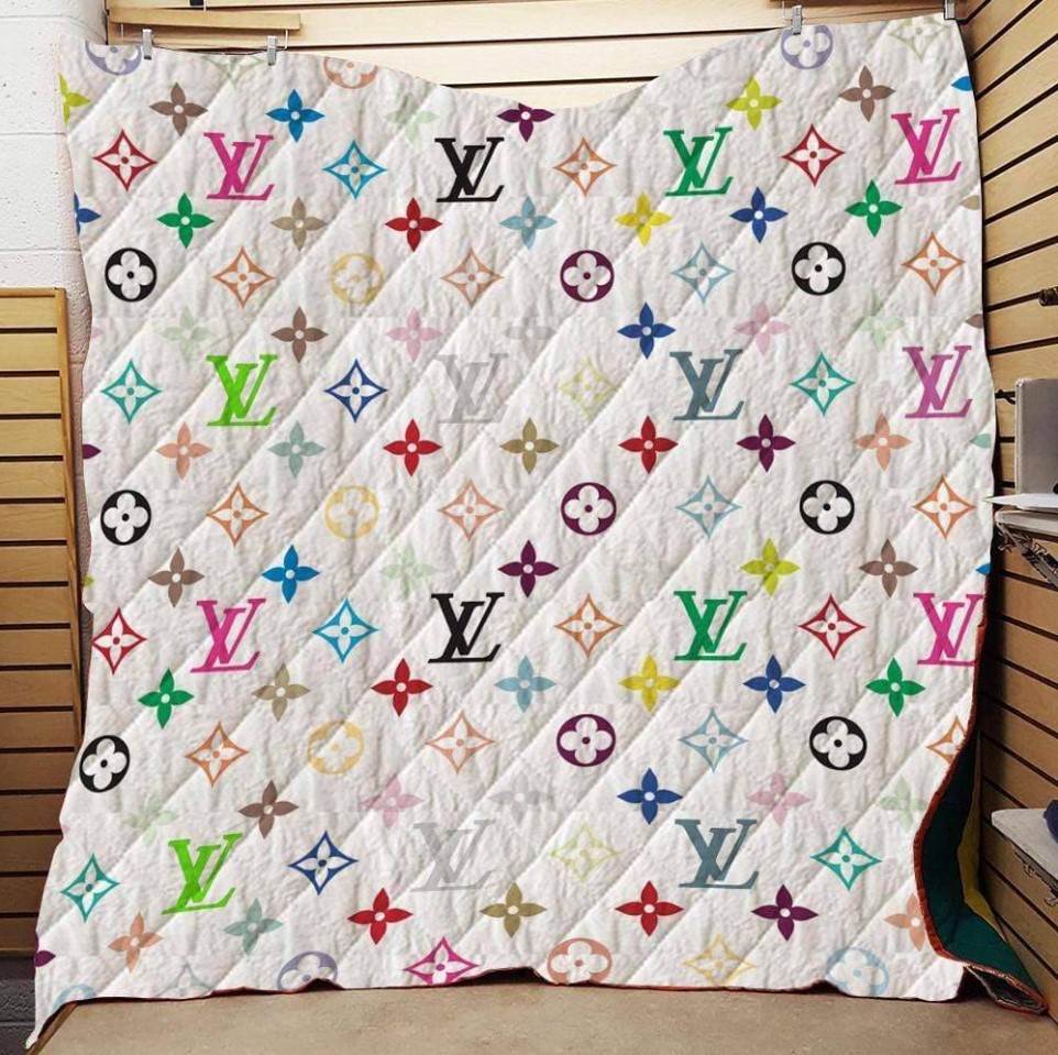 Louis-Vuitton-White-Colorful-Quilt-Blanket-Fleece-Home-Decor.jpg