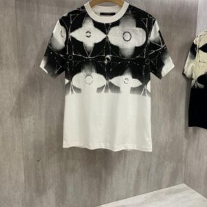 New Arrival LV Luxury Brand Unisex T-Shirt Gift Hot 2025 PEA32051