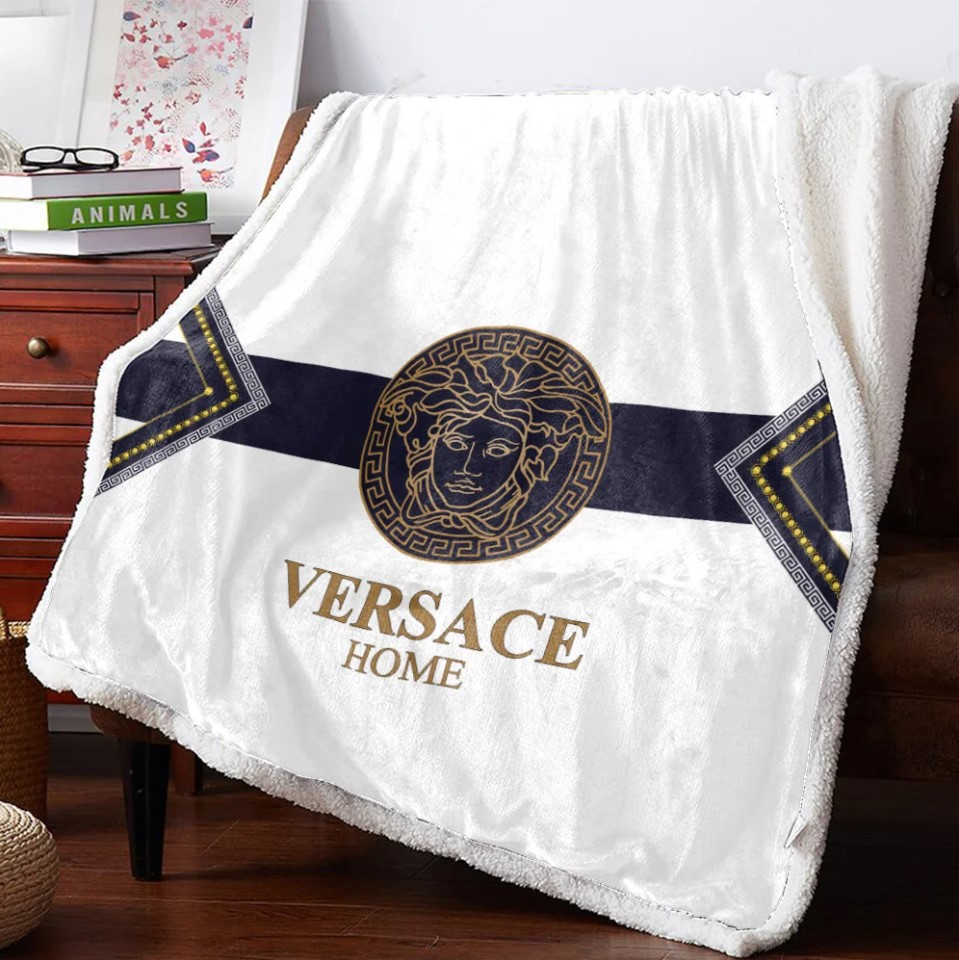 Versace-Logo-Fashion-Luxury-Brand-Premium-Blanket-Fleece-Home-Decor.jpg