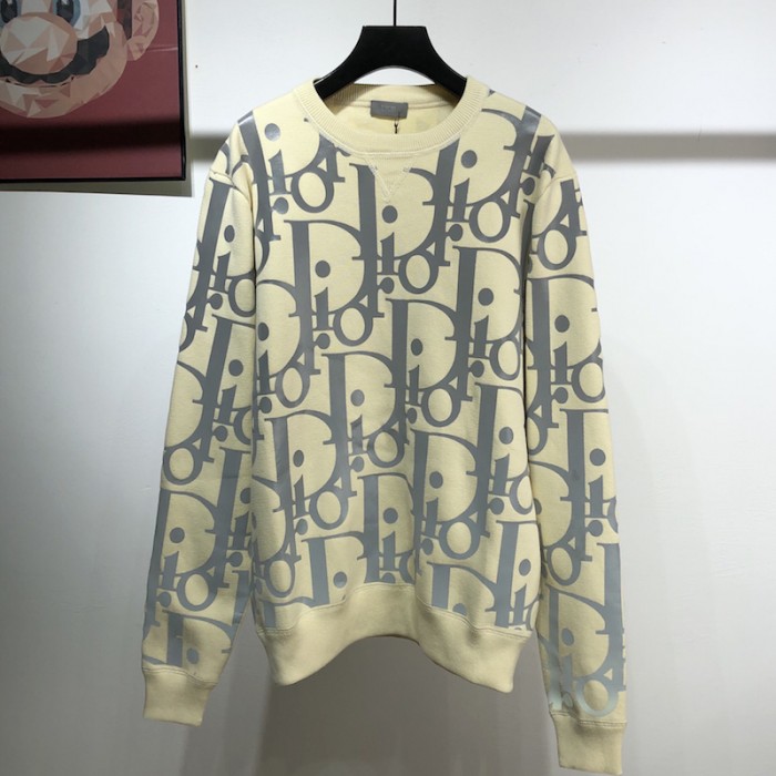 dior_oversized_reflective_sweater_cream_01-700x700-1.jpg