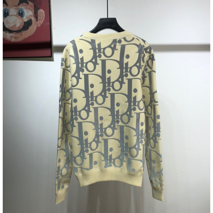 dior_oversized_reflective_sweater_cream_02-700x700-1.jpg