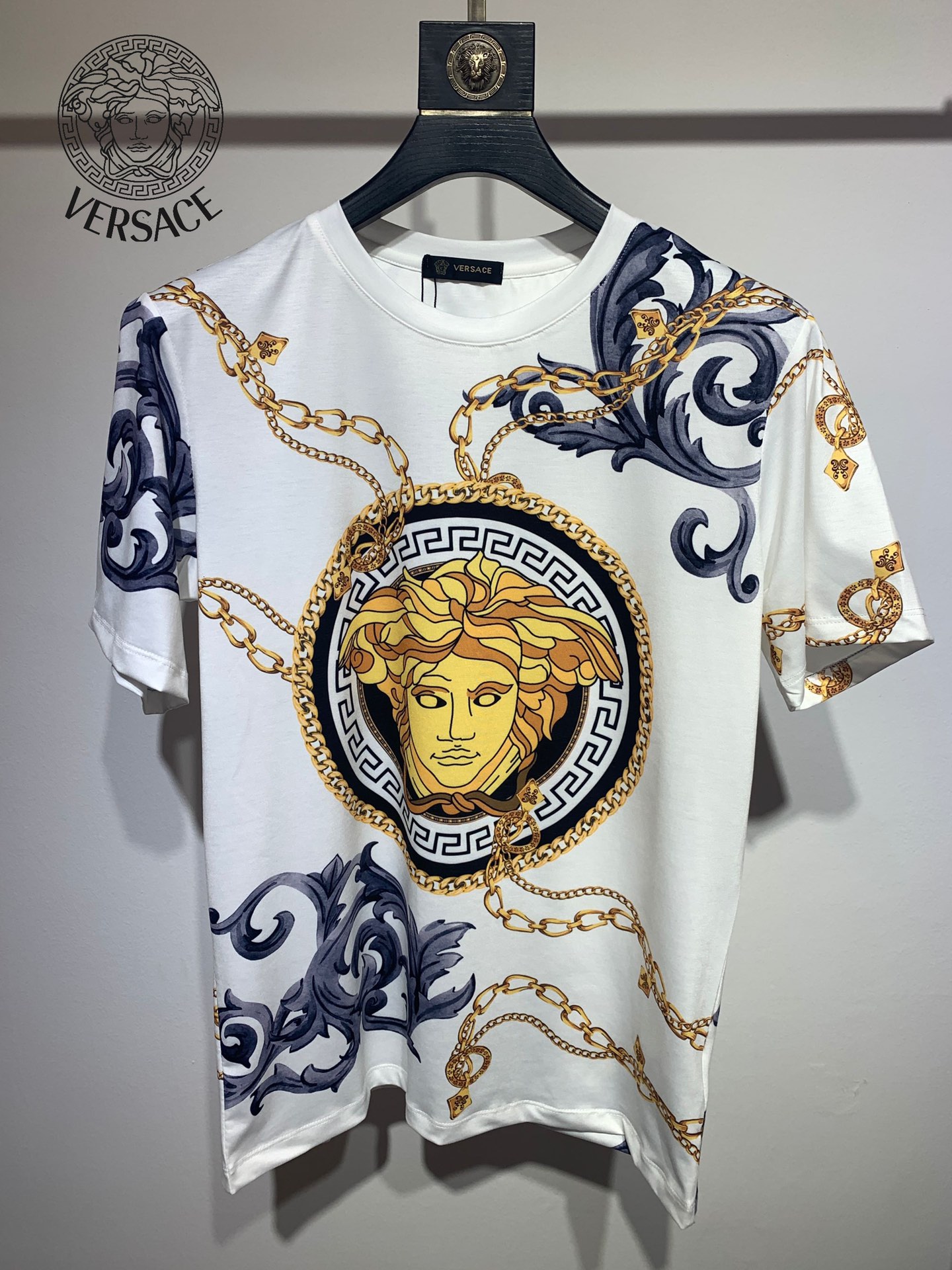 s-945031-versace-t-shirts-short-sleeved-for-men-1.jpg